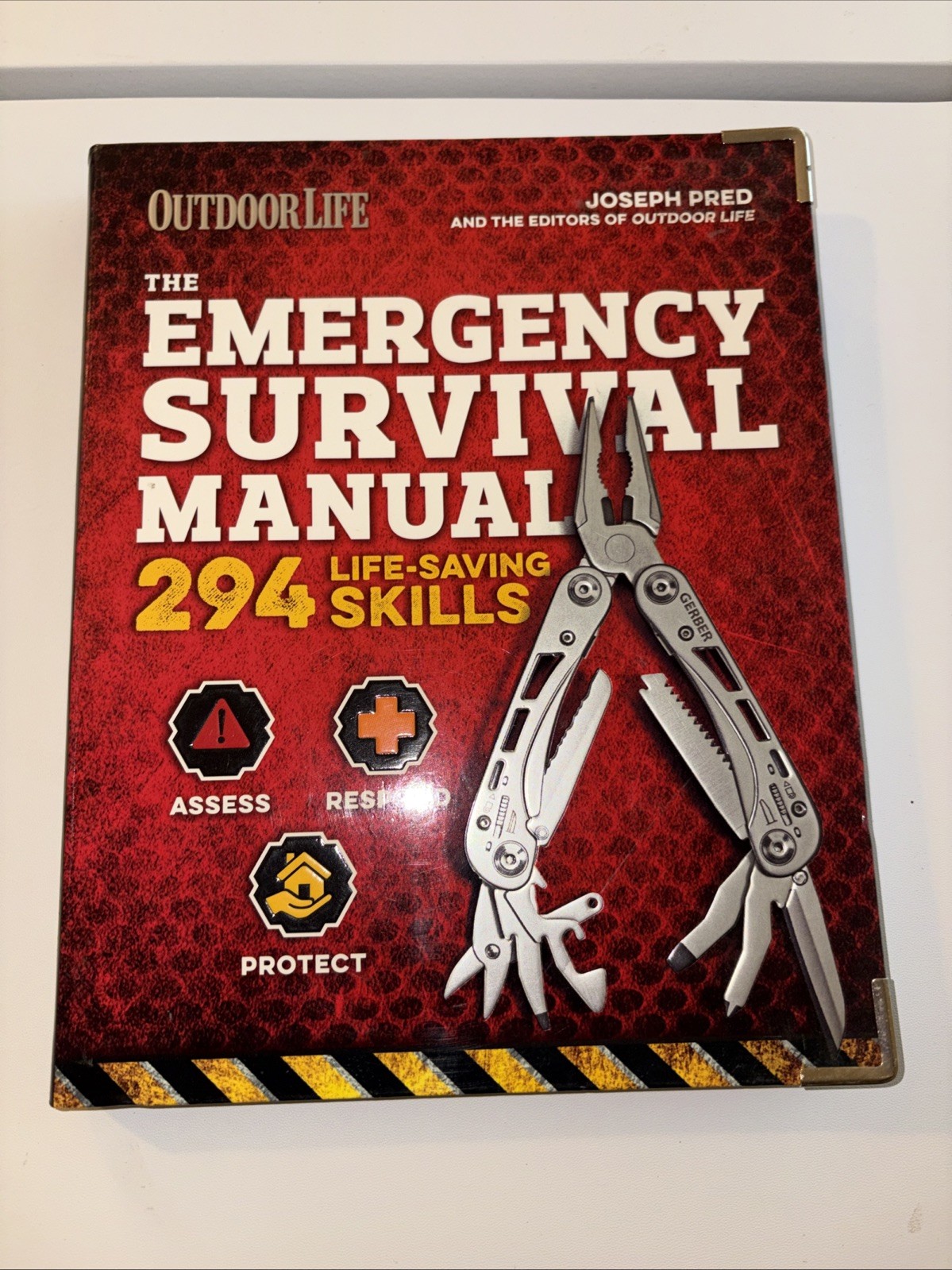 The Emergency Survival Manual (Outdoor Life): 294 Life-Saving Skills | Pande…