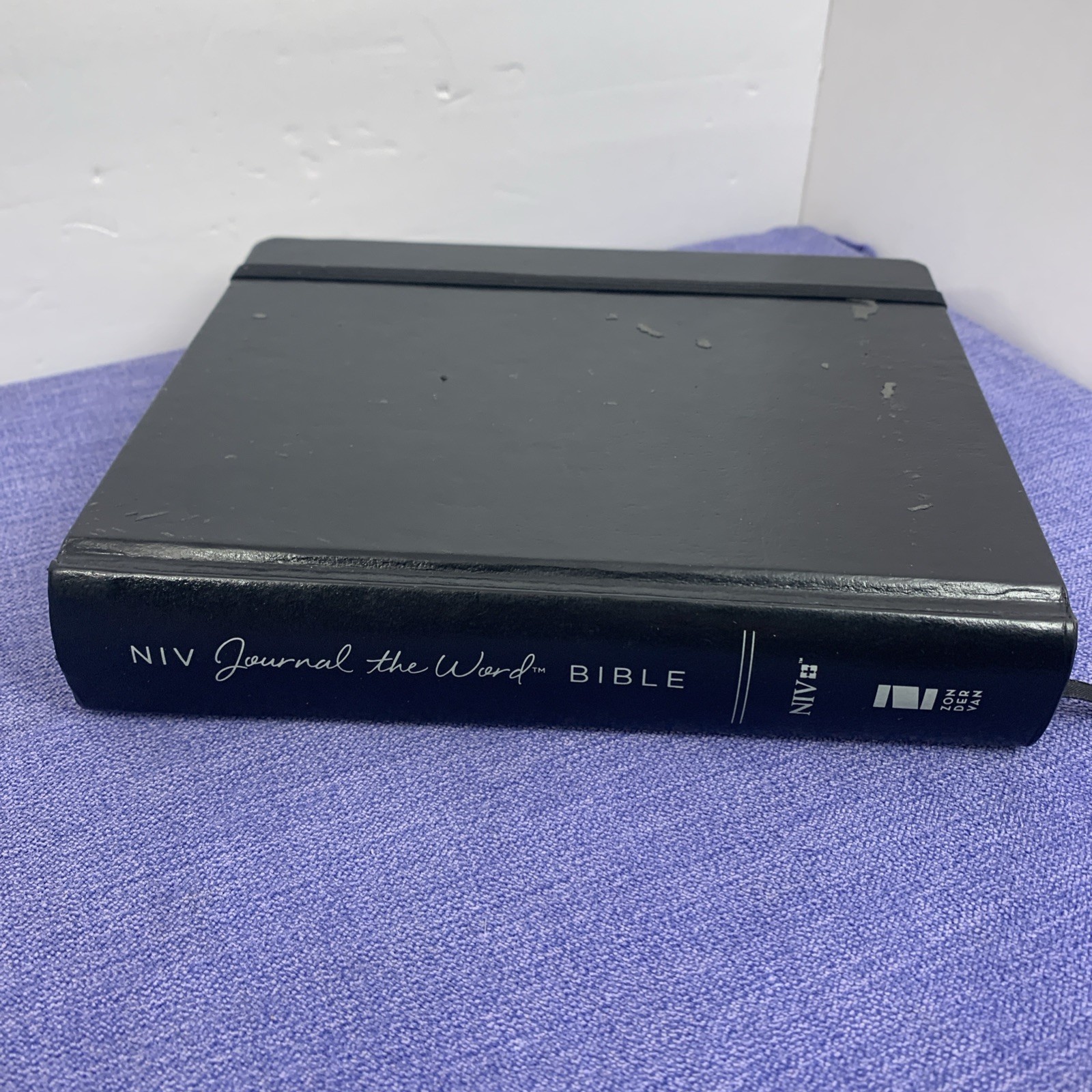 NIV, Journal the Word Bible, Hardcover, Black Zondervan