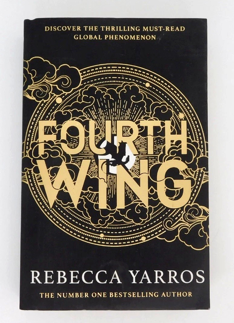 Rebecca Yarros Fourth Wing Book PB 2024 Piatkus Dragon Riders Violet
