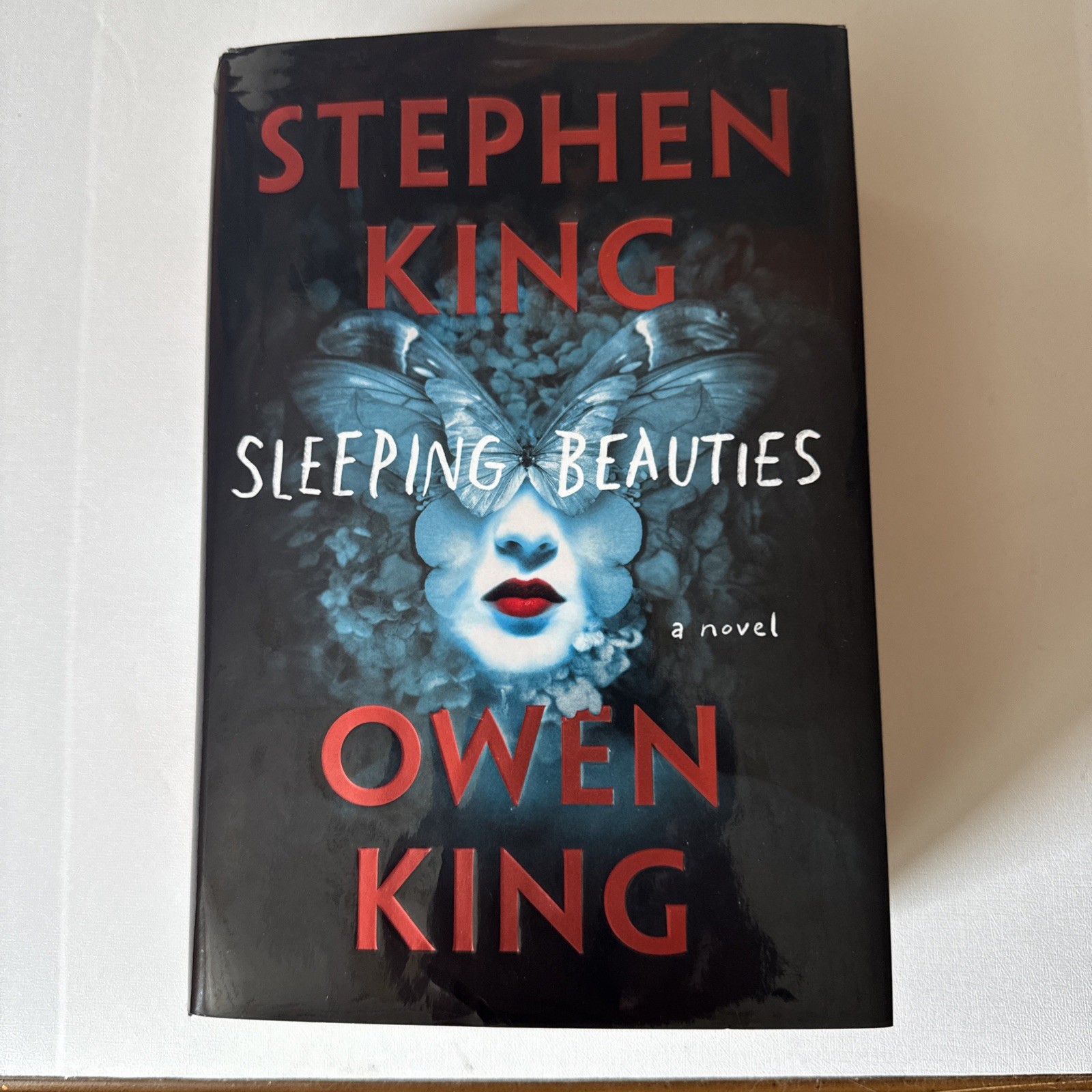 SLEEPING BEAUTIES by Owen King and Stephen King 1st Edition – First Print – 2017